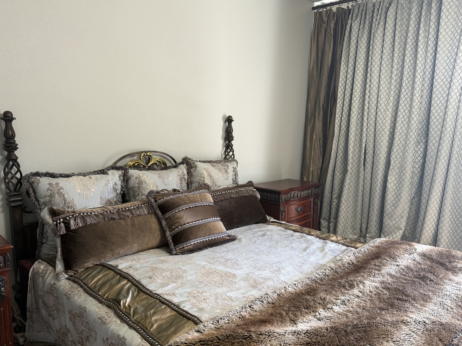 Curtains 6
